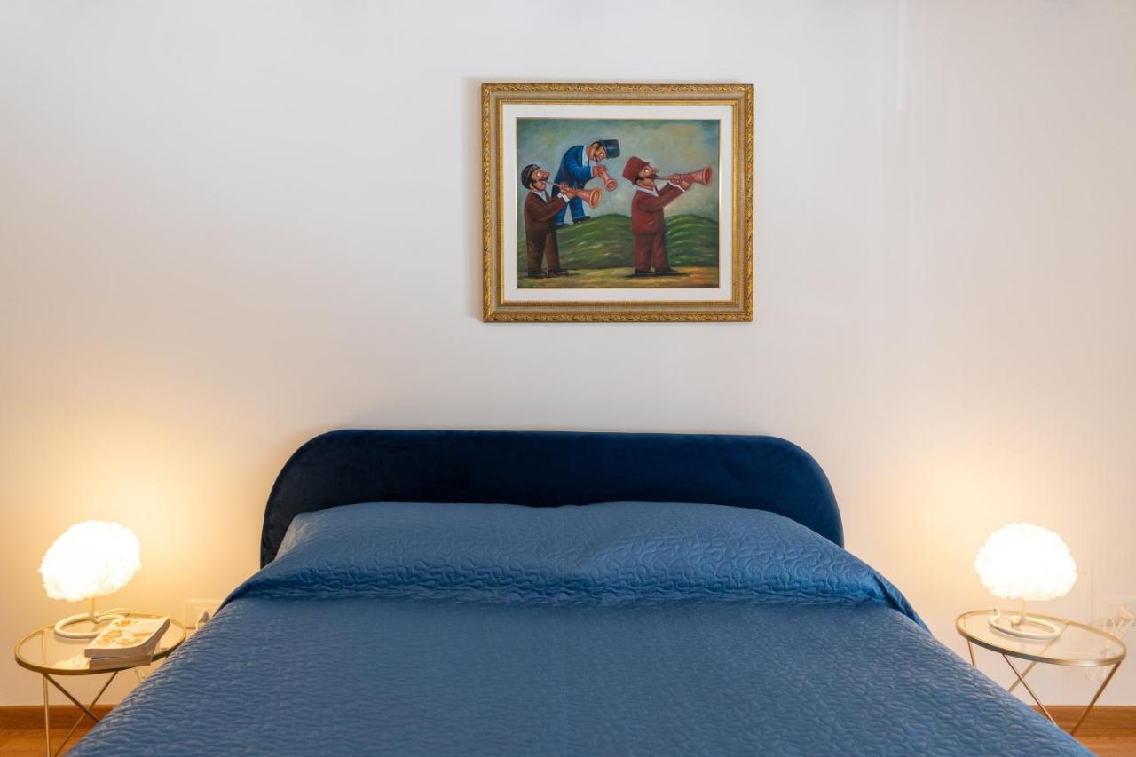 Antico Mercato Di Ortigia Lovely Apartment Сиракуза Екстериор снимка